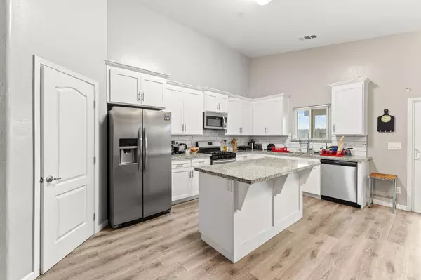 Tulare, CA 93274,1687 Santa Barbara Avenue