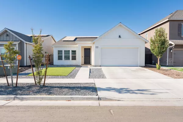 2608 W Heather Lane, Hanford, CA 93230