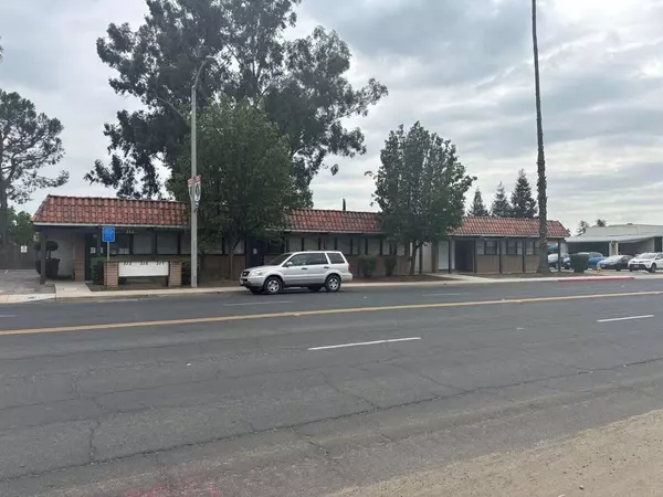 Porterville, CA 93257,313-317 W Henderson Avenue