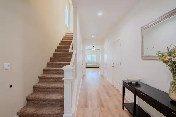 Visalia, CA 93291,2241 N Sallee Court