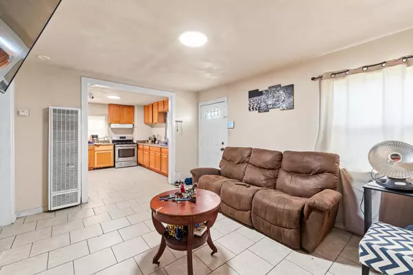 Visalia, CA 93291,1106 N West Street