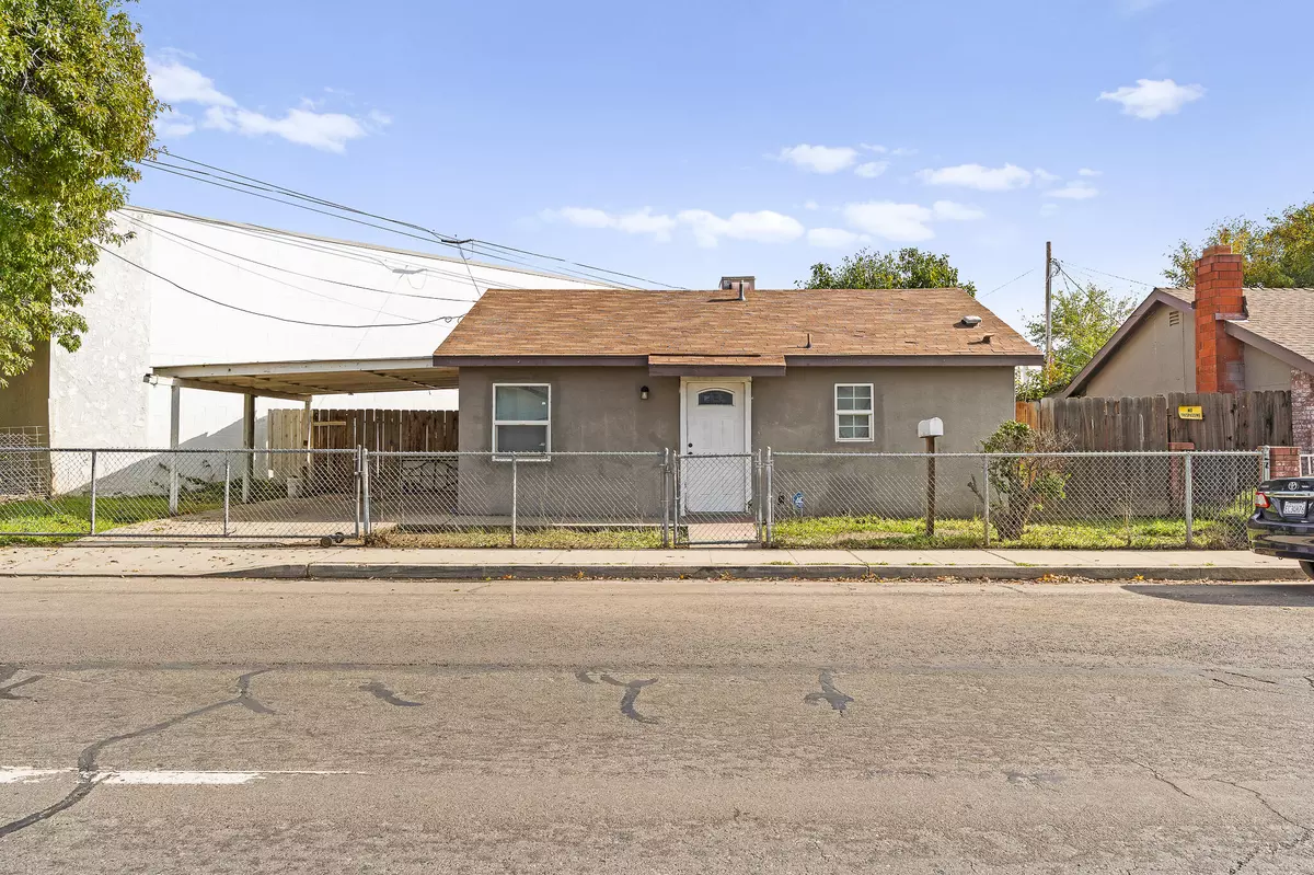 Visalia, CA 93291,1106 N West Street