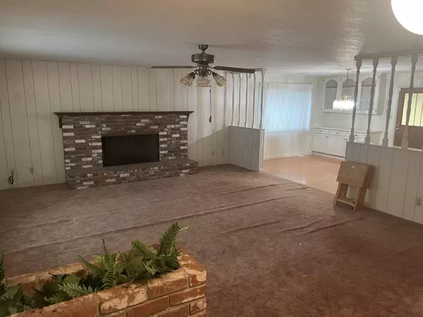 Strathmore, CA 93267,18200 Oklahoma Avenue