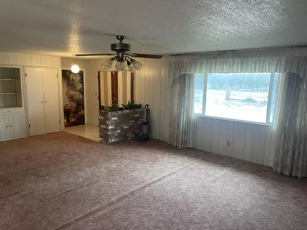 Strathmore, CA 93267,18200 Oklahoma Avenue