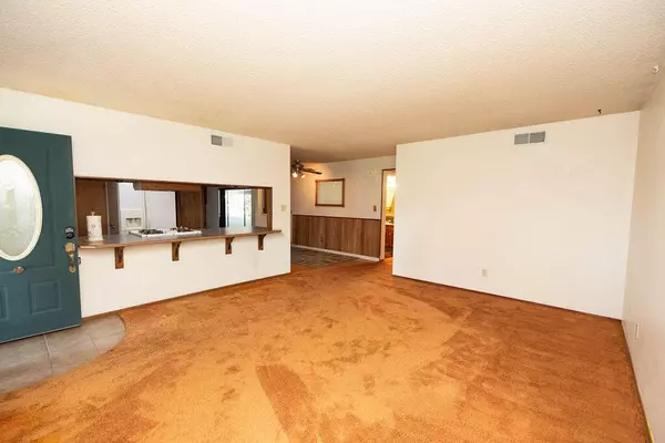 Visalia, CA 93291,1534 W Canary Drive