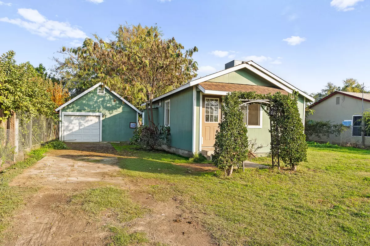 Farmersville, CA 93223,404 S Shasta Avenue
