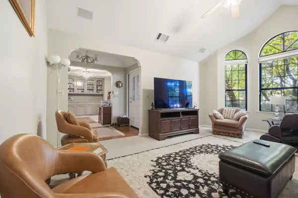 Fresno, CA 93720,1123 E Cole Avenue