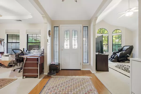 Fresno, CA 93720,1123 E Cole Avenue