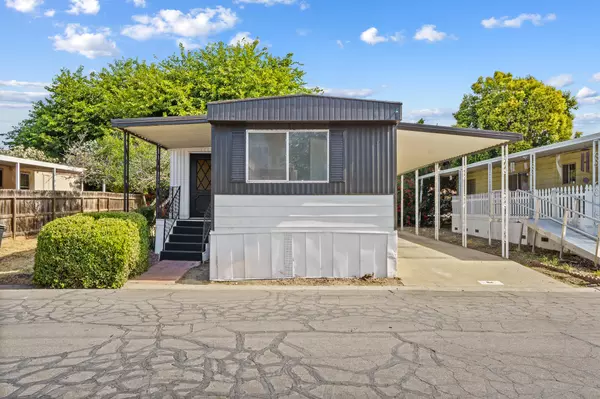 Visalia, CA 93277,5505 W Tulare Avenue #64