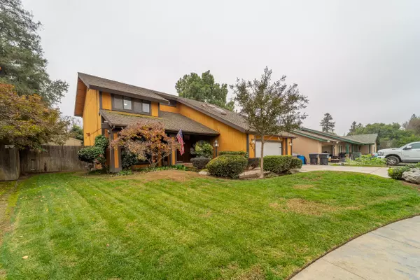 4121 W Grove Court, Visalia, CA 93291