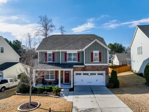 827 Lake Artesia Lane, Fuquay Varina, NC 27526