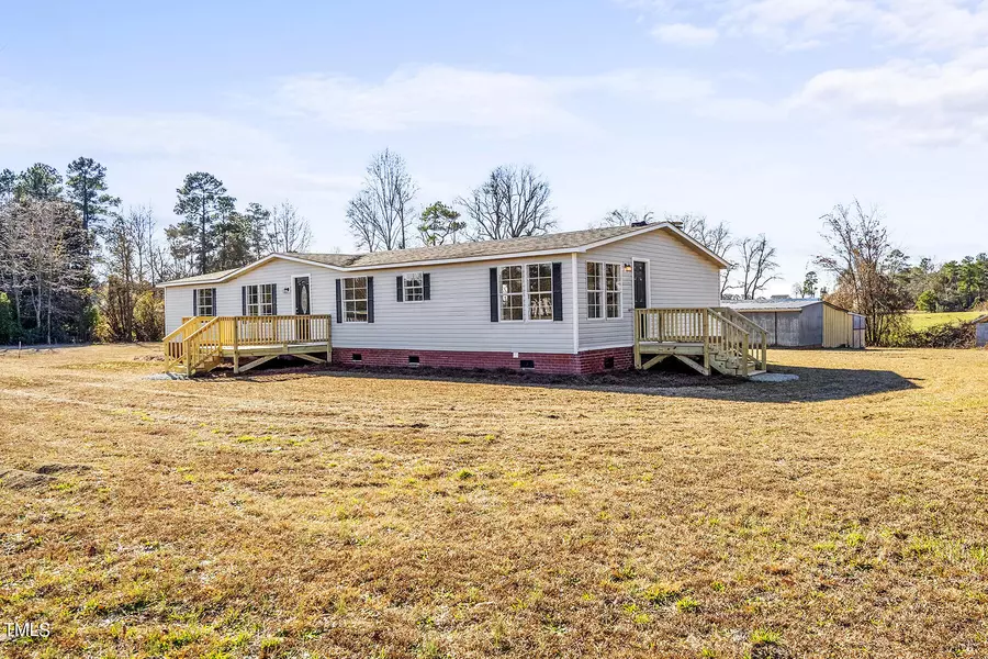 7996 Us Highway 701, Newton Grove, NC 28366