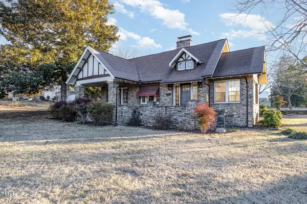 400 N Churton Street, Hillsborough, NC 27278