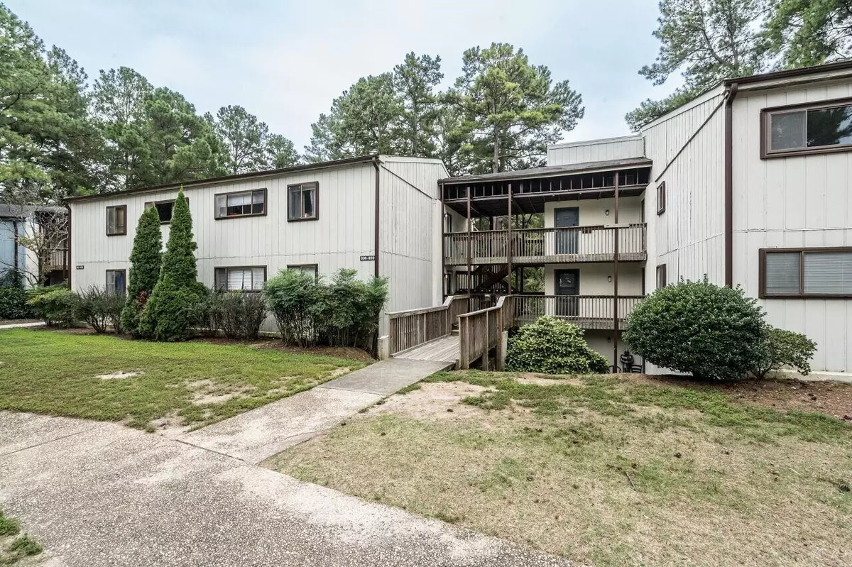 Raleigh, NC 27609,606 Pine Ridge Place #606