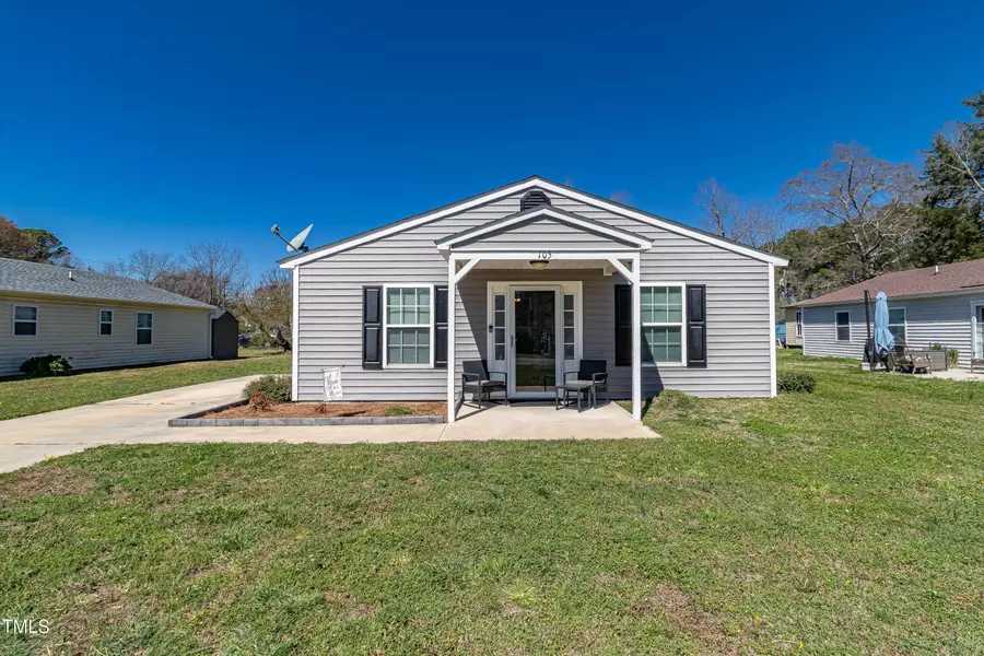 105 E North Street, Warsaw, NC 28398