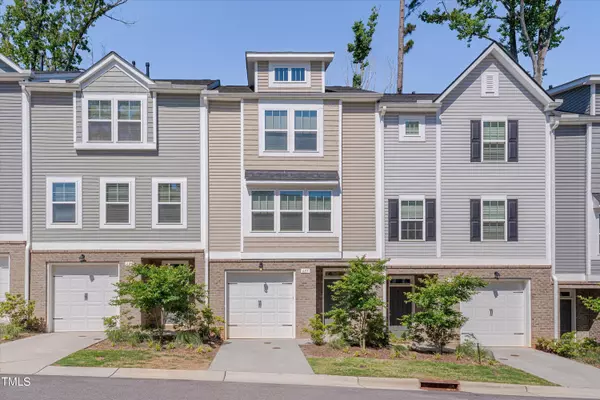 605 Parkington Lane, Cary, NC 27513