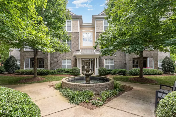 3131 Hemlock Forest Circle #302, Raleigh, NC 27612