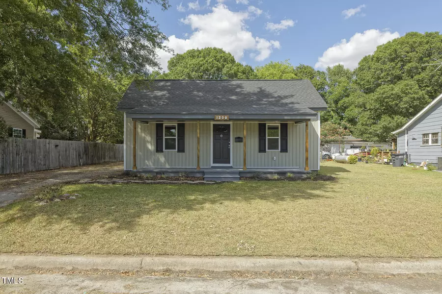 1200 W Waddell Street, Selma, NC 27576