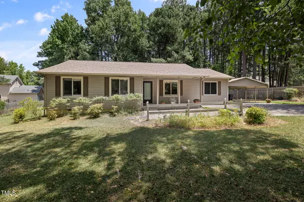 613 Pinewood Drive, Apex, NC 27502