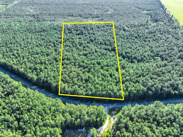 3441 Voa Site B Road, Grimesland, NC 27837