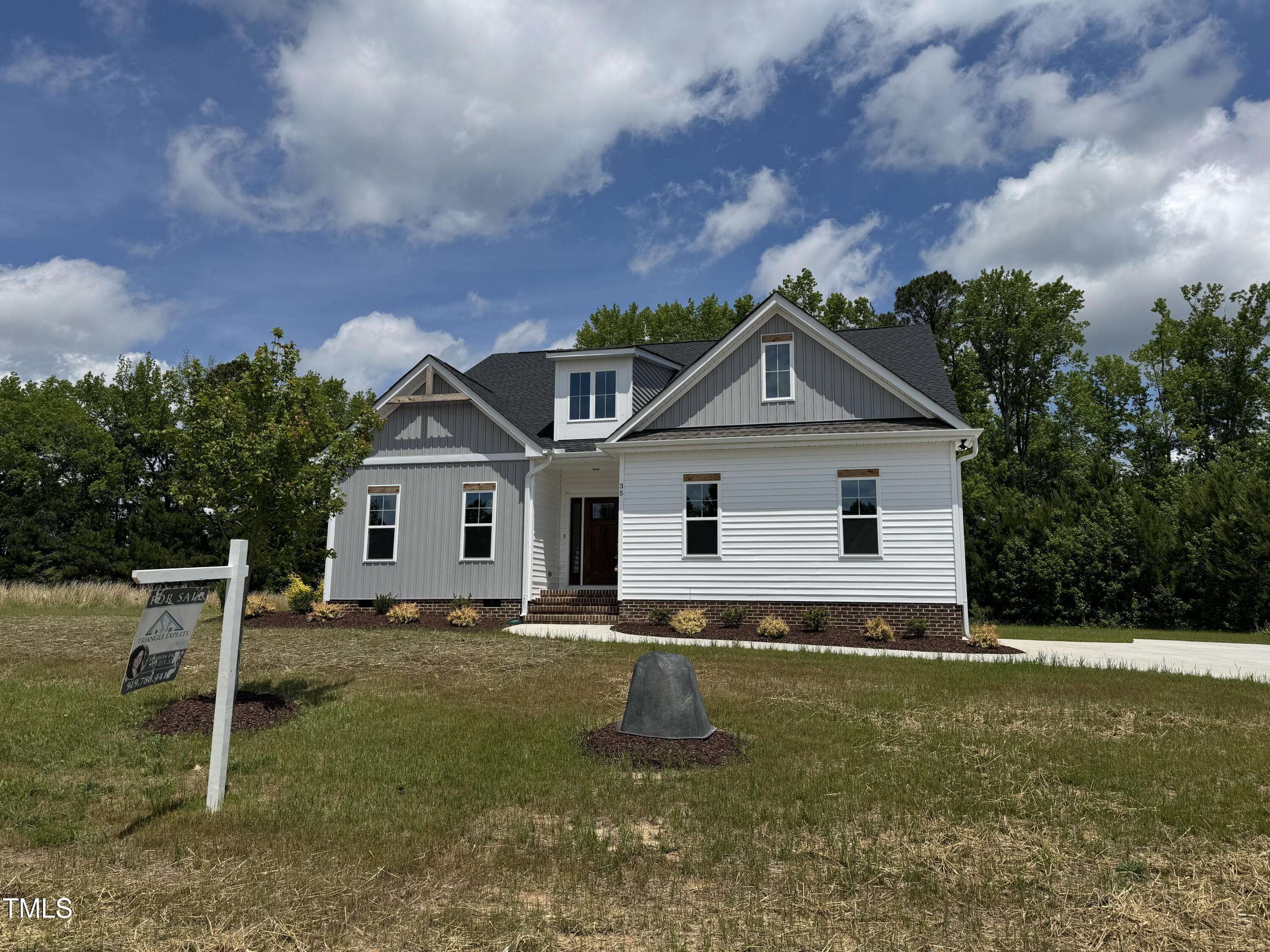 35 Uptown Road, Zebulon, NC 27597