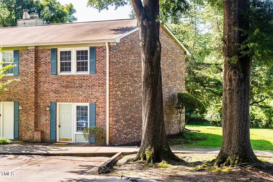 108 Chaucer Court, Carrboro, NC 27510