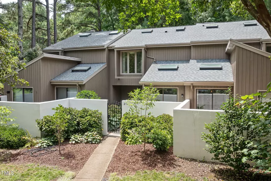 21 Vauxhall Place, Chapel Hill, NC 27517