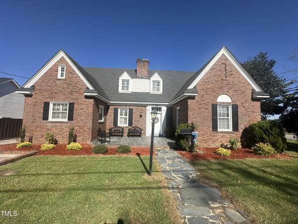 200 S Orange Avenue, Dunn, NC 28334