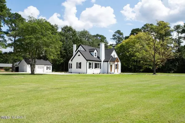 608 N East Street, Roseboro, NC 28382