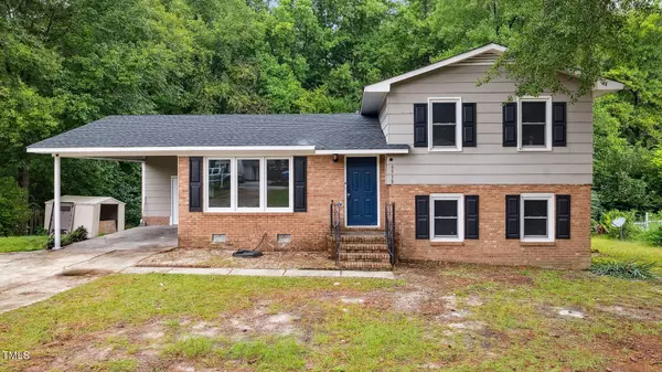 6538 Sprucewood Road, Fayetteville, NC 28304