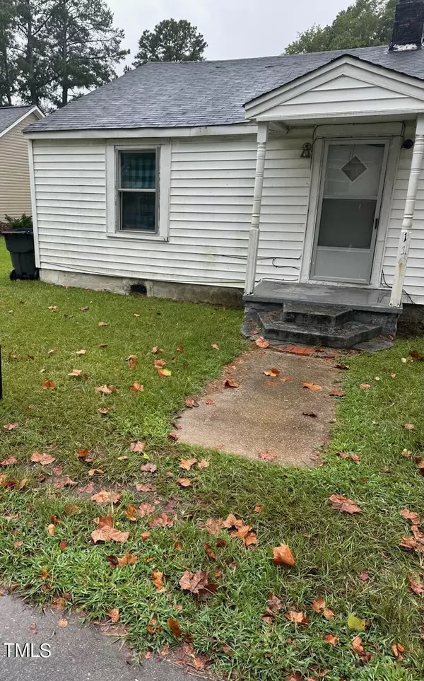 Four Oaks, NC 27524,110 W Grady Street