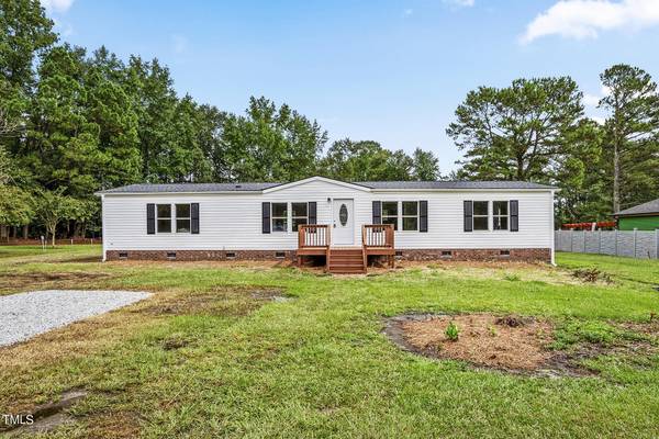 5214 Bradshaw Road, Newton Grove, NC 28366