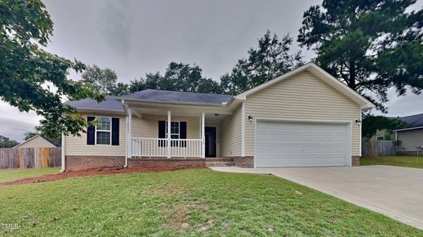 152 Hunters Creek Drive, Raeford, NC 28376