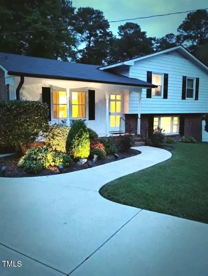 Apex, NC 27502,1704 Chestnut Street