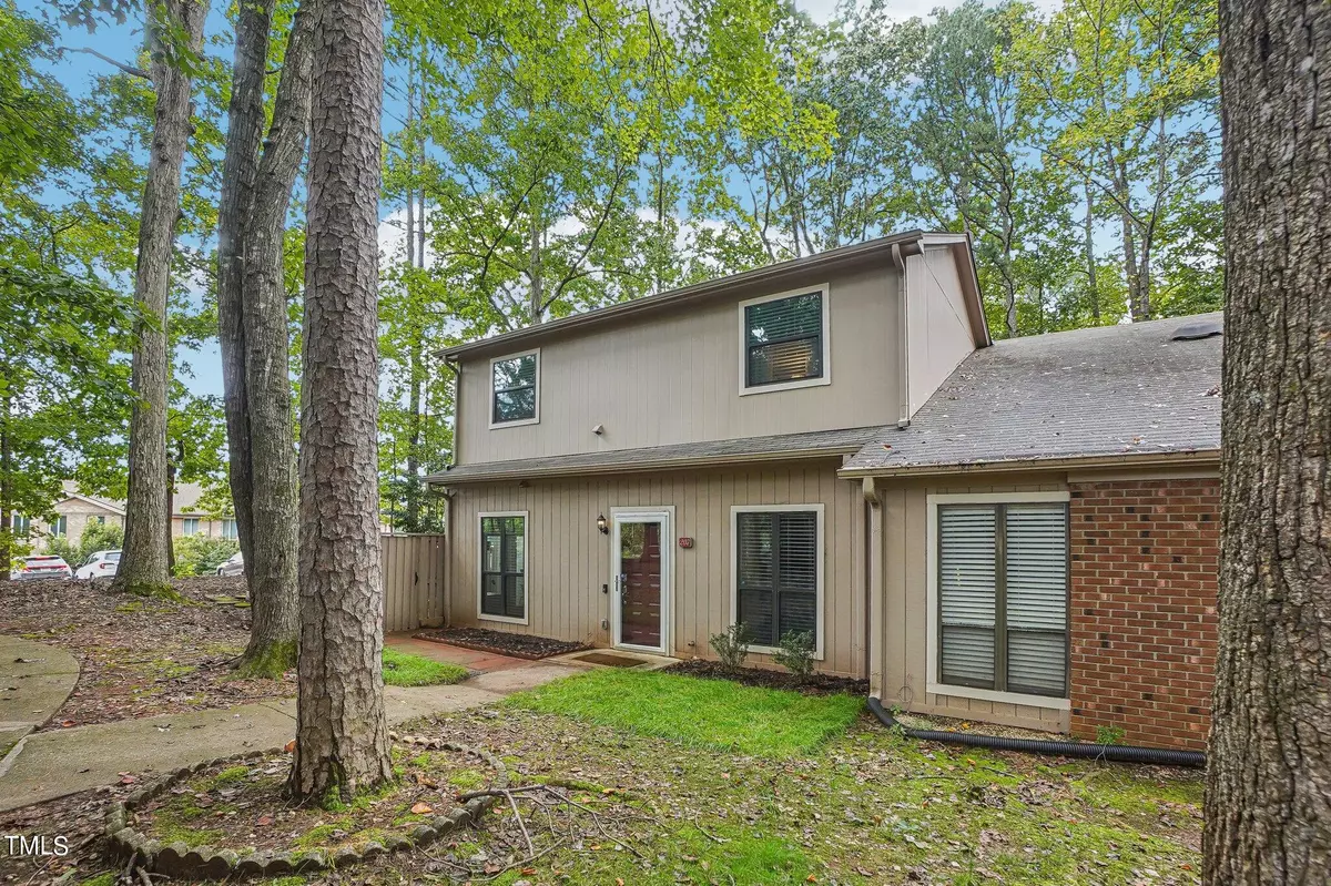 Cary, NC 27511,207 Twin Oaks Place