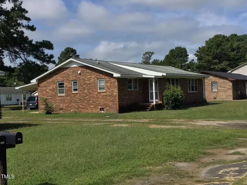 126 Heath Street, Clinton, NC 28328