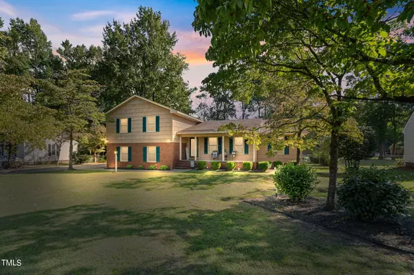 2711 Brookhaven Drive, Kinston, NC 28504