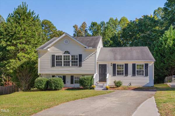 125 Aldeburgh Court, Holly Springs, NC 27540