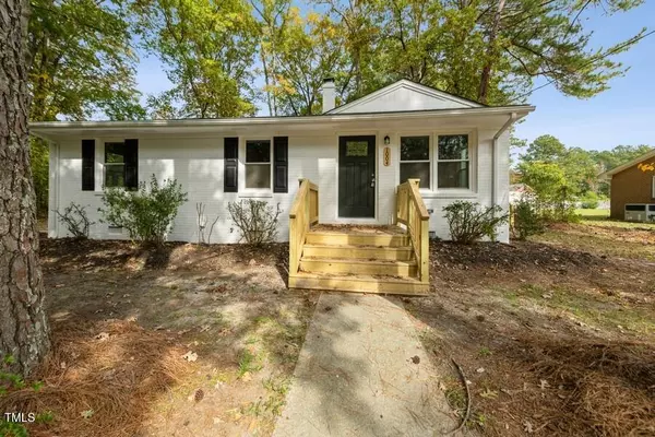 1004 Hertford Street, Weldon, NC 27890