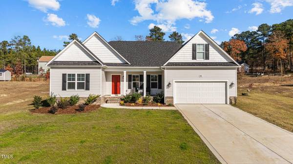 80 Black Oak Place, Spring Lake, NC 28390