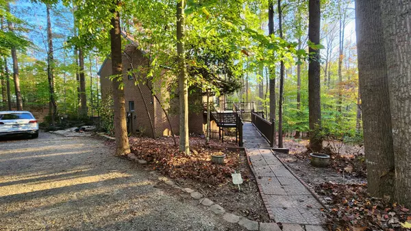 1225 Happy Hunting Hills Drive, Holly Springs, NC 27540