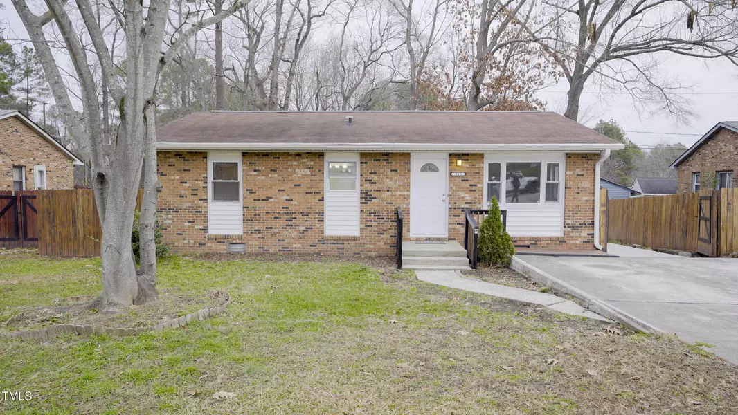 915 Da Vinci Street, Durham, NC 27704