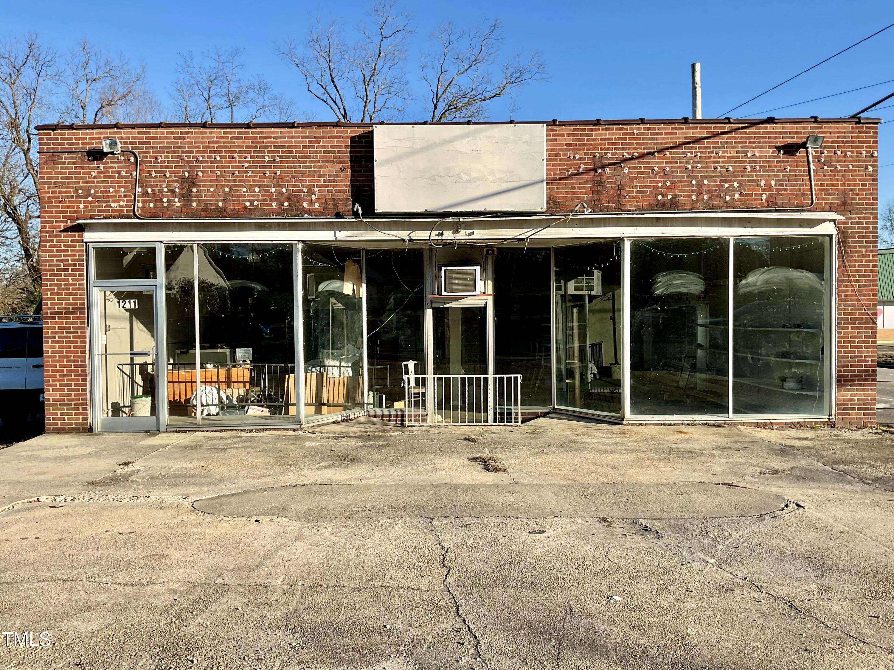 1209 S Main Street, Lillington, NC 27546