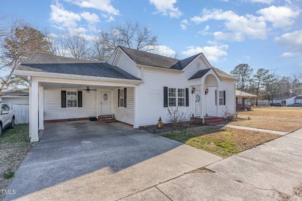 102 S College Avenue, Kenly, NC 27542