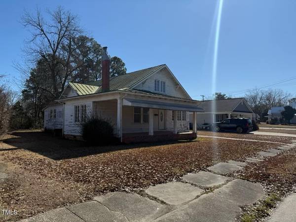 413 S Magnolia Avenue, Dunn, NC 28334