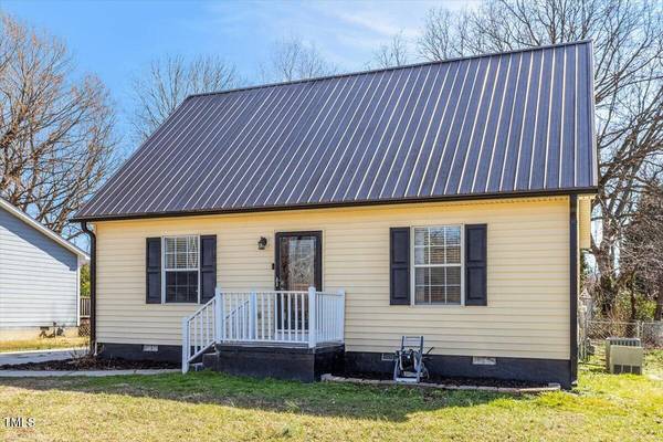 506 W Gilbreath Street, Graham, NC 27253