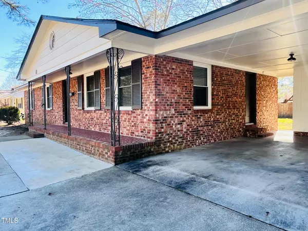 318 S Mcpherson Church Road, Fayetteville, NC 28303