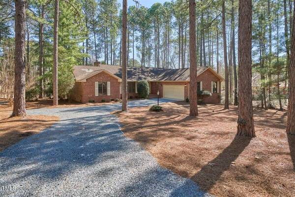 111 Forest Square Lane, Seven Lakes, NC 27376