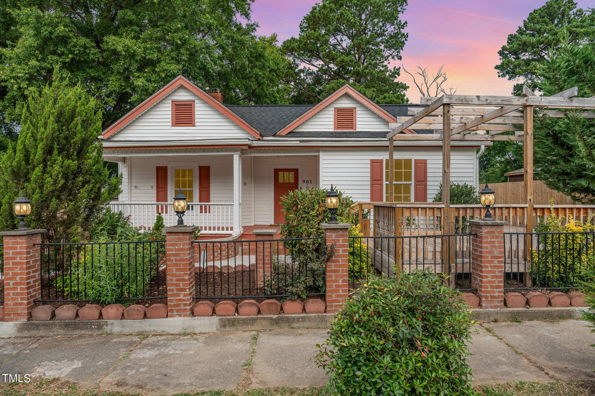 905 N Hyde Park Avenue, Durham, NC 27701