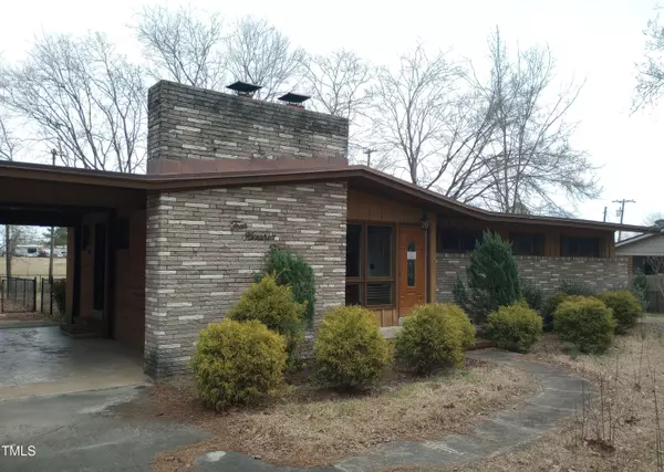 Dunn, NC 28334,410 W Barrington Street